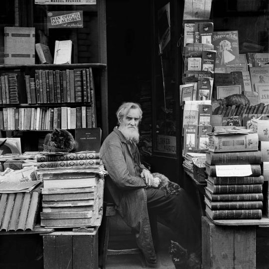 Le libraire, 1948 © Adolfo Kaminsky