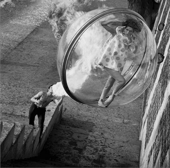 Le Dragon, Paris, 1963 © Melvin Sokolsky. Archival Pigment Print 50x50 inches. Edition of 2/5. Courtesy of STALEY-WISE Gallery

