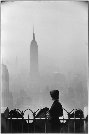 USA. New York City. 1955. Empire State Building.© Elliott Erwitt